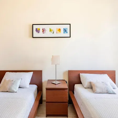 Wonderluxury Esuri Golf Apartment